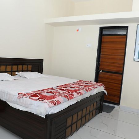 Aradhya Prime Home Stay Garudeshwar Екстер'єр фото
